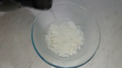 Салат Чайка с сыром, яйцами и горошком