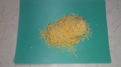 Салат Чайка с сыром, яйцами и горошком