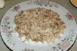 название картинки Салат Черепаха с курицей грецкими орехами и яблоками