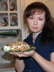 название картинки Салат Черепаха с курицей грецкими орехами и яблоками