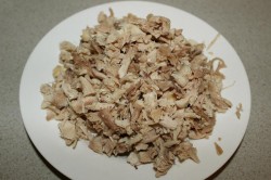 название картинки Салат Черепаха с курицей грецкими орехами и яблоками