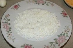 название картинки Салат Черепаха с курицей грецкими орехами и яблоками