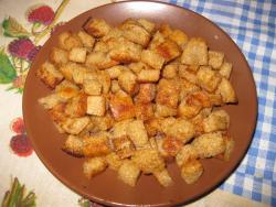 название картинки Салат Чудо с куриной грудкой и сухариками