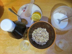 Салат Чука с ореховым соусом