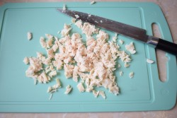 Салат с консервированными ананасами и курицей