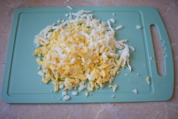 Салат с консервированными ананасами и курицей