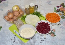 Салат Ералаш с корейской морковью, картошкой фри и мясом
