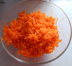 Салат фасоль морковь колбаса