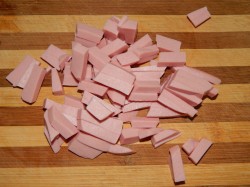 Салат фасоль морковь колбаса