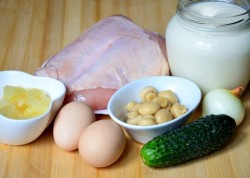 название картинки Фиеста Салат курица маринованные грибы