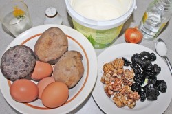 название картинки Салат Графский со свеклой, картошкой и черносливом без мяса