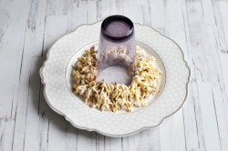 название картинки Салат Гранатовый браслет с курицей классический