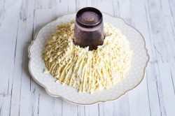 название картинки Салат Гранатовый браслет с курицей классический