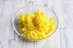 название картинки Салат Гранатовый браслет с курицей классический