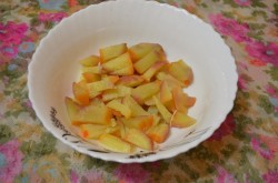 название картинки Салат Гренадер из свеклы с черносливом и говядины