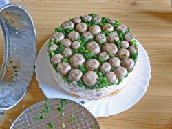 Салат Грибная поляна с шампиньонами