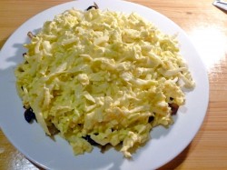 название картинки Салат с грибами, луком и сыром