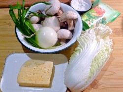 название картинки Салат с грибами, луком и сыром