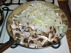 название картинки Салат с грибами, луком и сыром