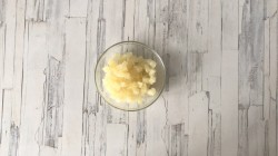 Салат из ананасов курицы кукурузы