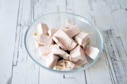 название картинки Салат из авокадо с курицей