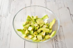 название картинки Салат из авокадо с курицей