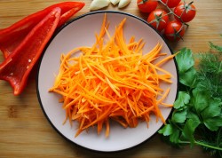 название картинки Салат из баклажан моркови и перца