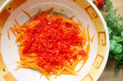 название картинки Салат из баклажан моркови и перца