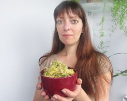 Теплый салат из брюссельской капусты