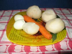 Салат из черной редьки с морковью, яйцами и луком