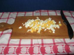 Салат из черной редьки с морковью, яйцами и луком