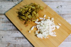 название картинки Салат из фасоли с морковью и луком