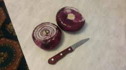 Салат из говядины и солёных огурцов