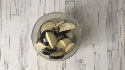 Салат из жареных баклажанов