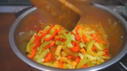 Салат из кабачков с томатами и перцем на зиму