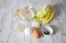 Салат с кальмарами и пекинской капустой - шаг 1