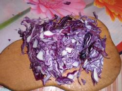 Салат с капустой и грецкими орехами