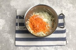 название картинки Салат из капусты с морковью как в столовой