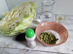 название картинки Салат из капусты с зеленым горошком