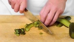 название картинки Салат селедка, телятина, огурец соленый, картофель