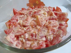 Салат из кильки в томатном соусе