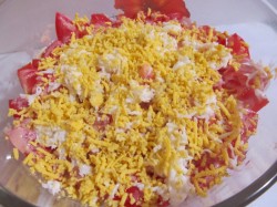 Салат из кильки в томатном соусе