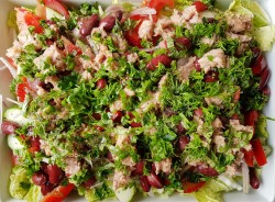 название картинки Салат с тунцом и пекинской капустой