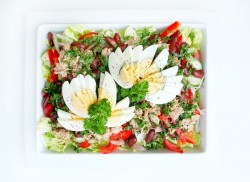 название картинки Салат с тунцом и пекинской капустой