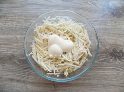 название картинки Салат из корня сельдерея с яблоком