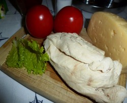 Салат с куриной грудкой и фасолью консервированной