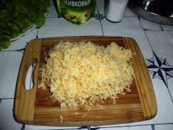 Салат с куриной грудкой и фасолью консервированной