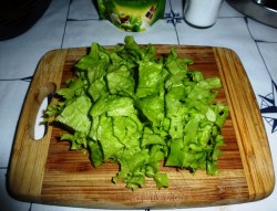 Салат с куриной грудкой и фасолью консервированной