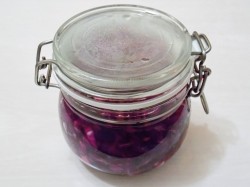 Салат из краснокочанной капусты на зиму - шаг 10