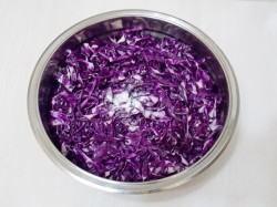Салат из краснокочанной капусты на зиму - шаг 3